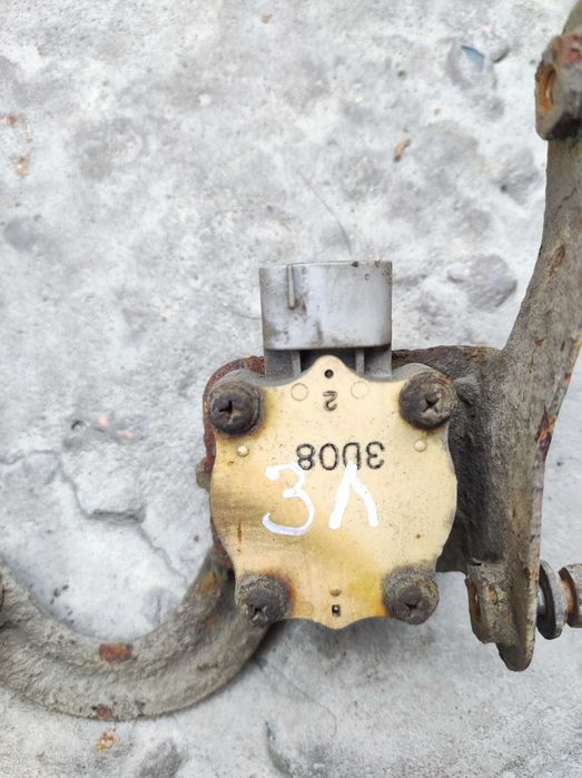 Датчик пневмоподвески Lexus rx300 rx330 rx350