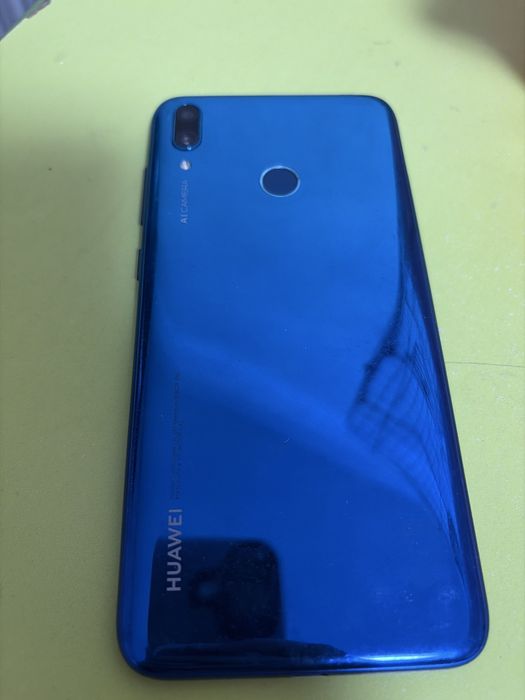 Продам телефон HUAWEI