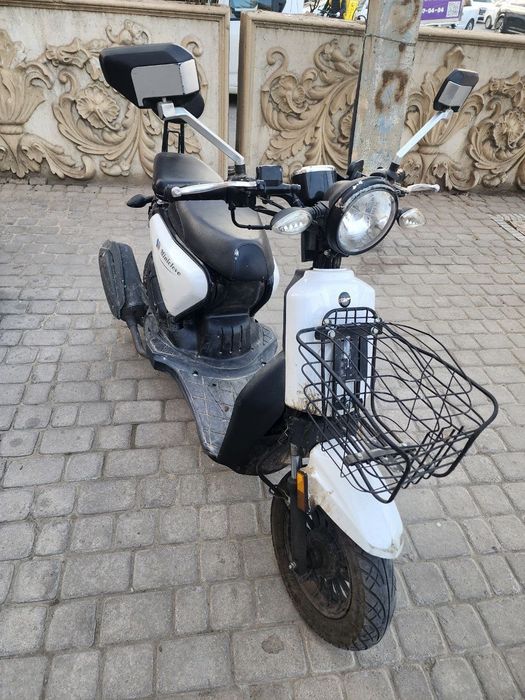 Miniclove skuteri 150 kubali benzinli