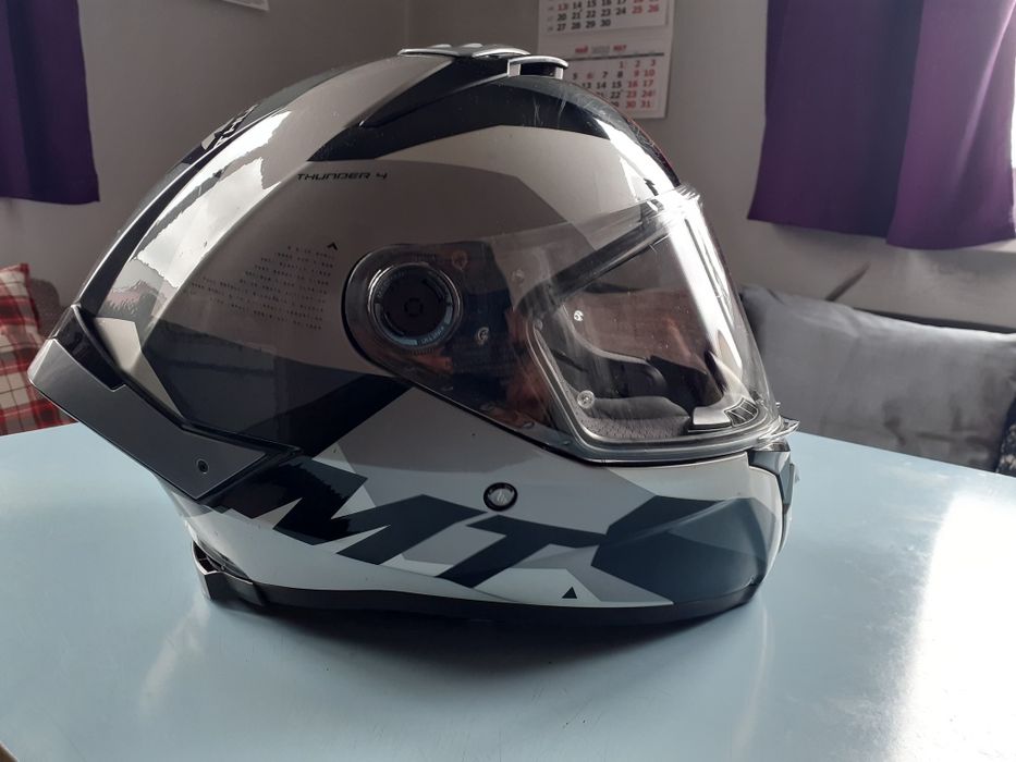 Каска MT Thunder 4