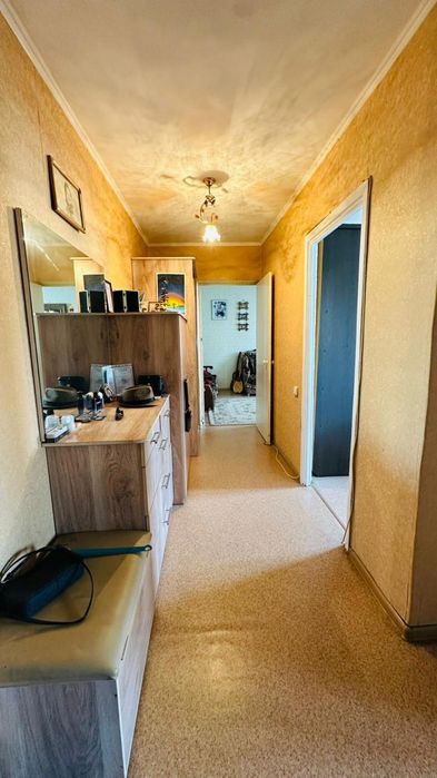 Продается -2 комнатная в центре города