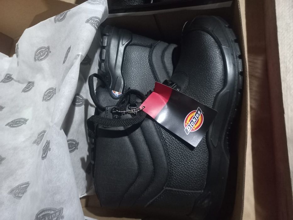 Продаются ботинки