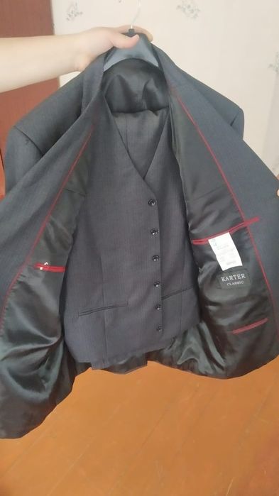 Продам  мужской костюм