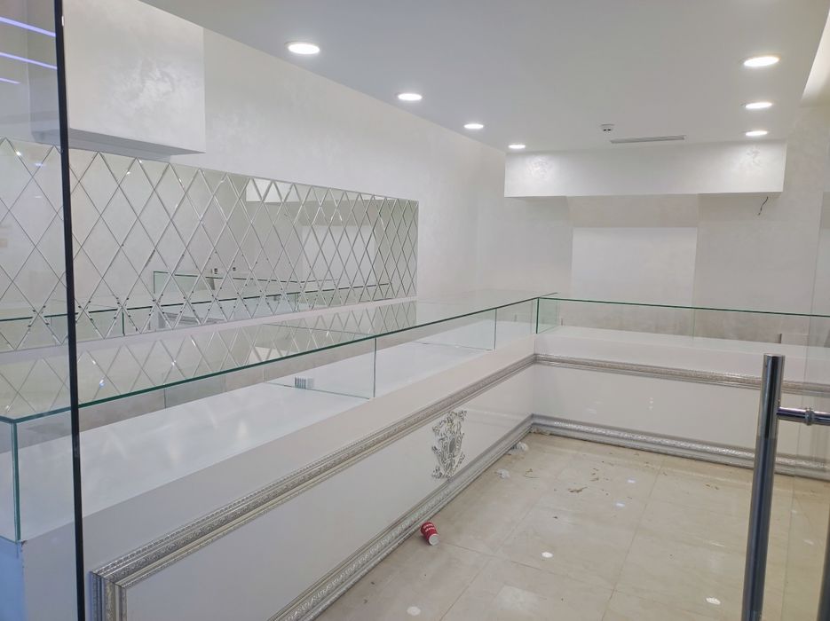 Ойна кесиш урнатиш хизмати. Стеклопакет Зеркила Витрина polka Oyna