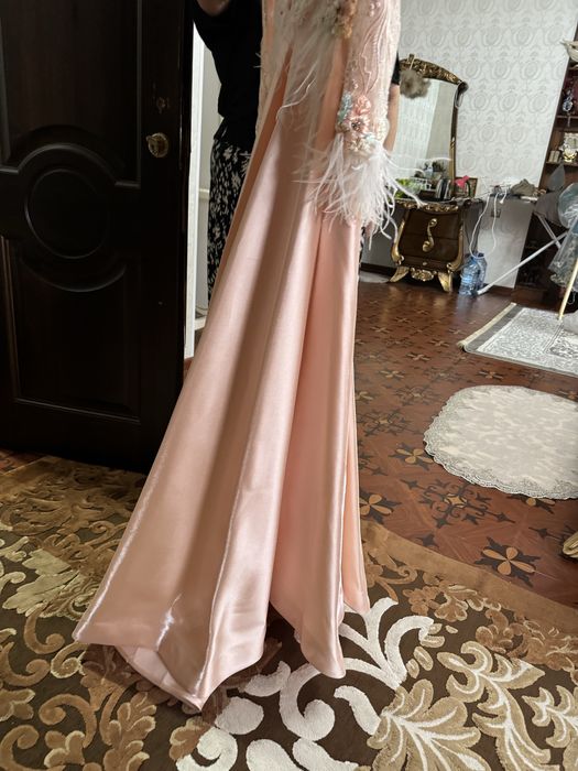 Вечерние платья.