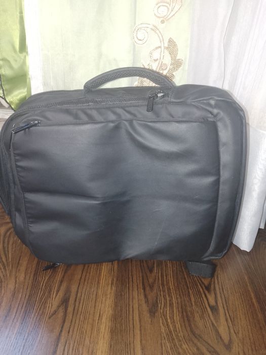 Maktab uchun qora sumka