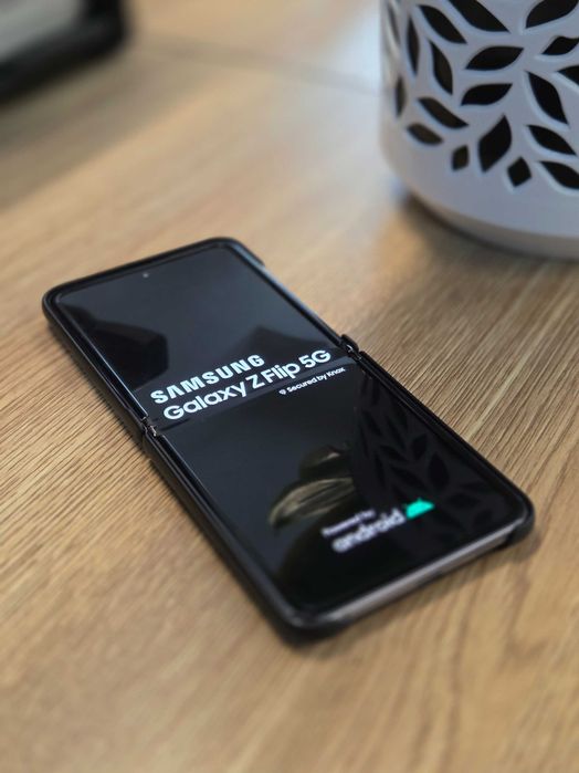 Samsung Galaxy Z Flip 5G