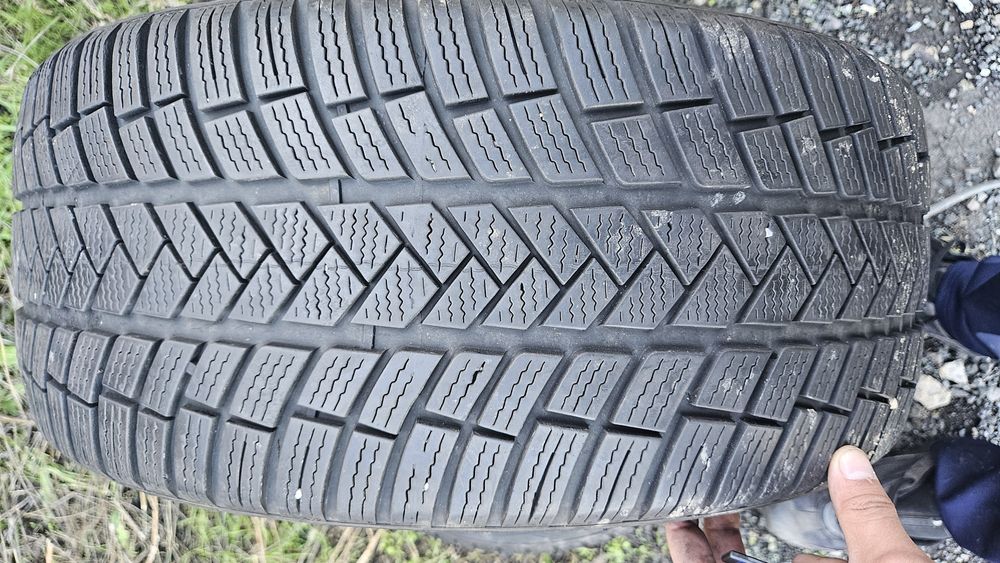 2бр гуми 225 40 19 дот 21 вредещайн