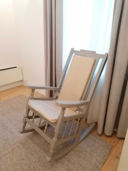 Люлеещ стол масивно дърво