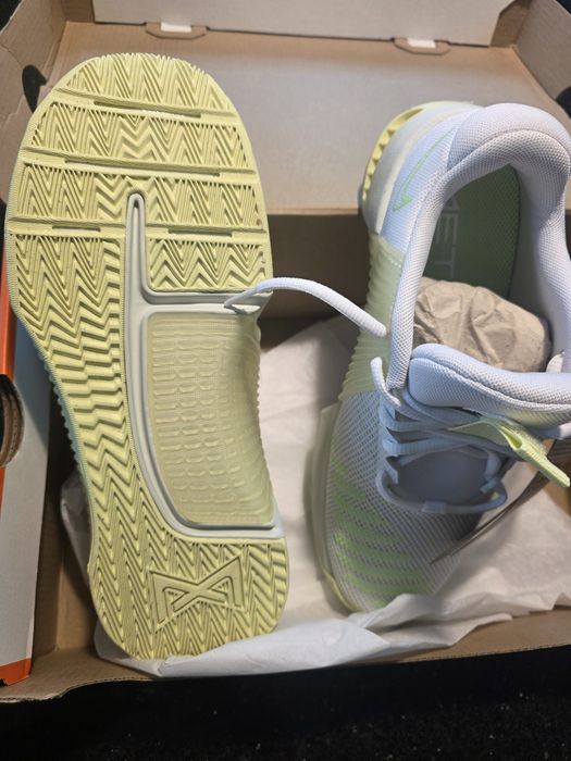 Маратонки Nike  оригинални нови .