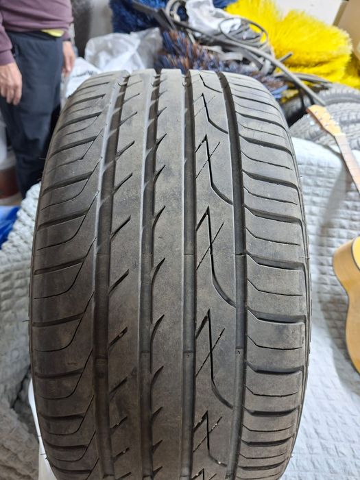 Продам комплект резины на X5