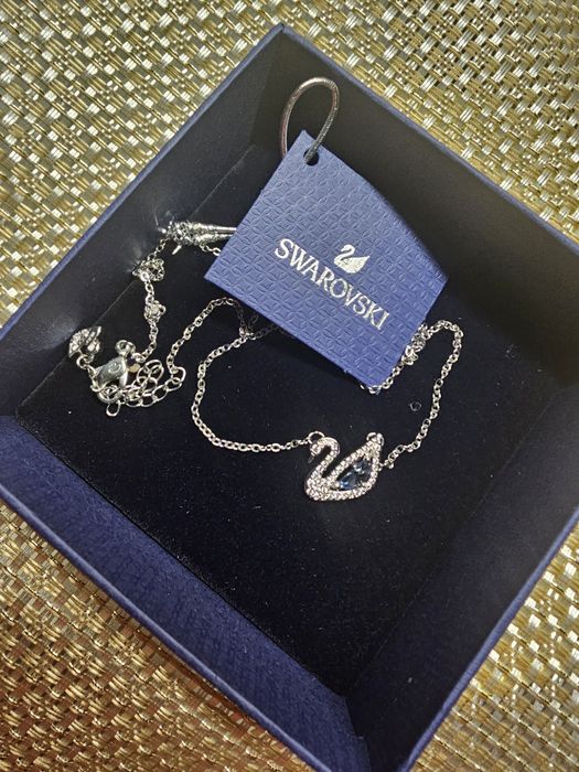 Colier Swarovski nou cu etivheta