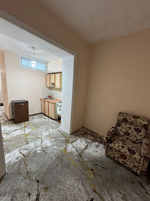 Arenda kvartira 1 xana uzoq mudatka 400 manzilli  Sada ko'chasi (Toshk