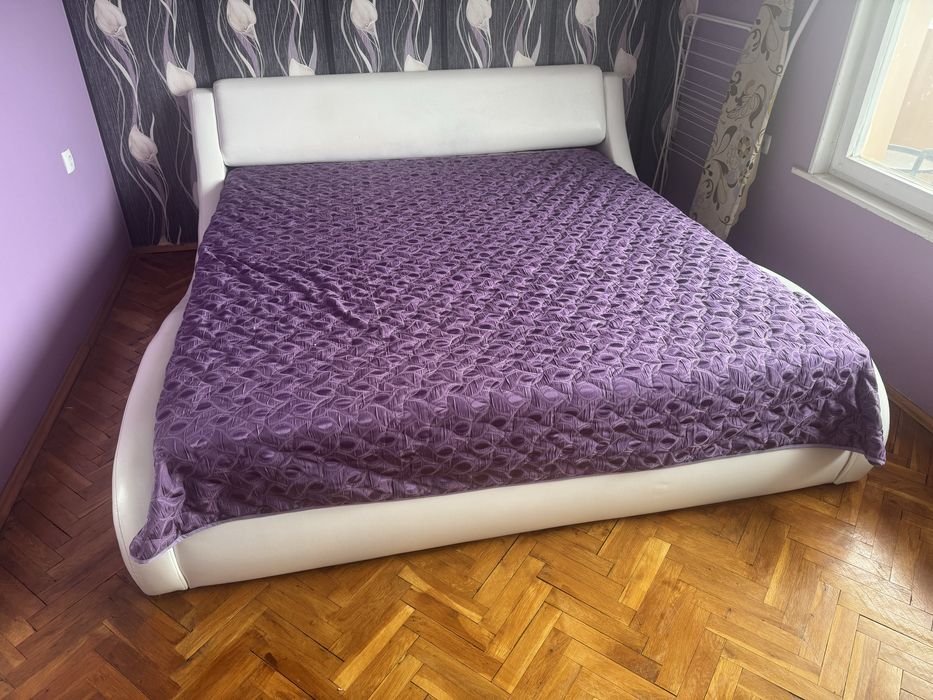 Кожена спална с матрак 200/180/21