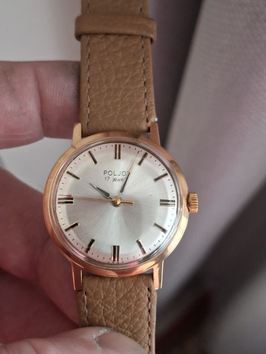 Продам позолоченные  часы СССР.