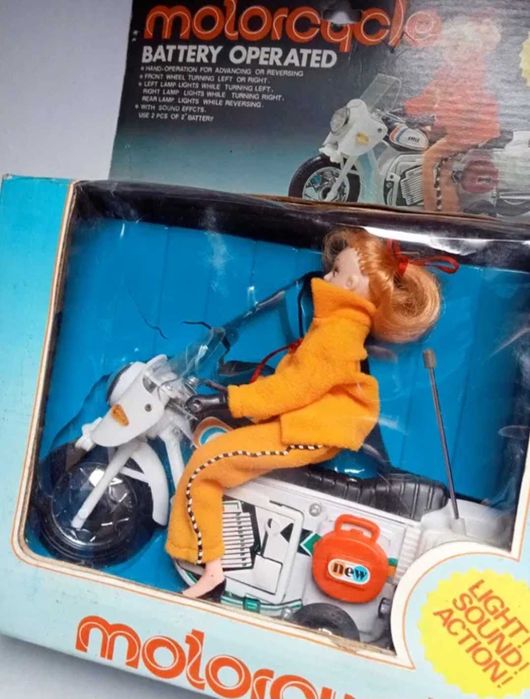 Jucărie veche Chinezeasca PE 095, păpușă perioada comunista, nejucata