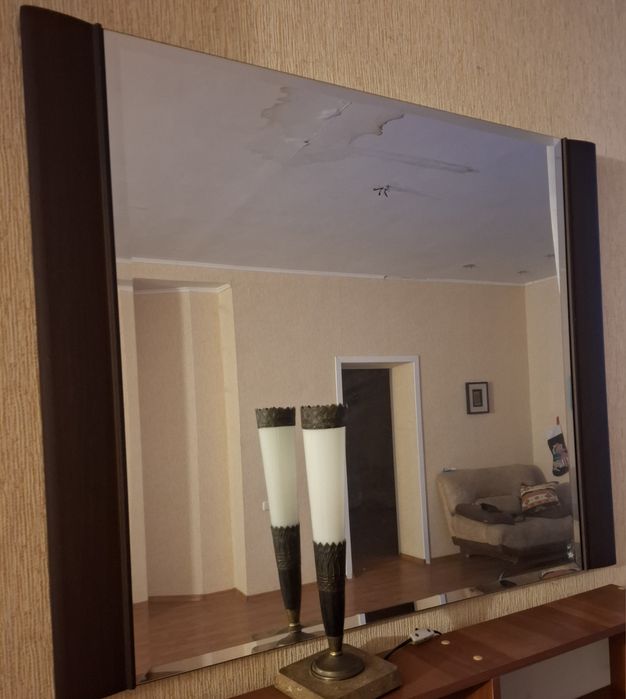 Продам зеркало настенное