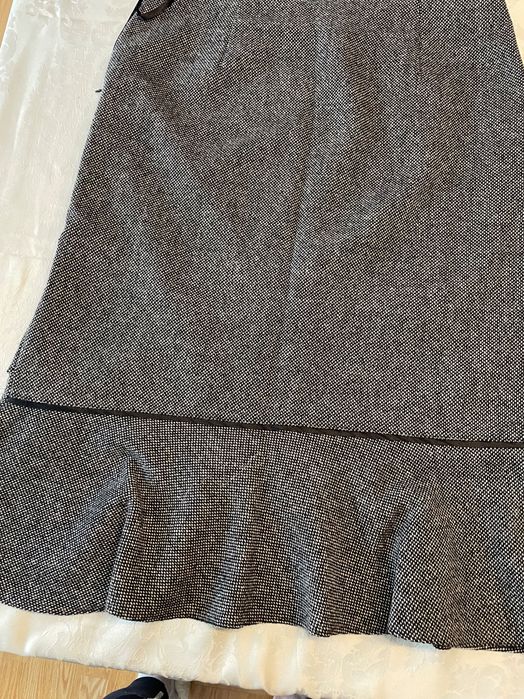 Vând fusta călduroasă, de stofă