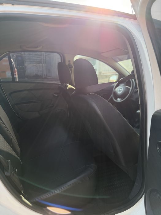 Vând Dacia Logan 2014