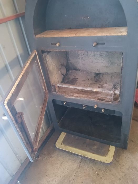 Șemineu in stare foarte buna