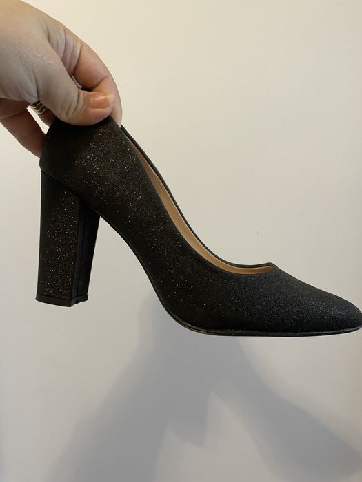 Pantofi negri cu toc 40
