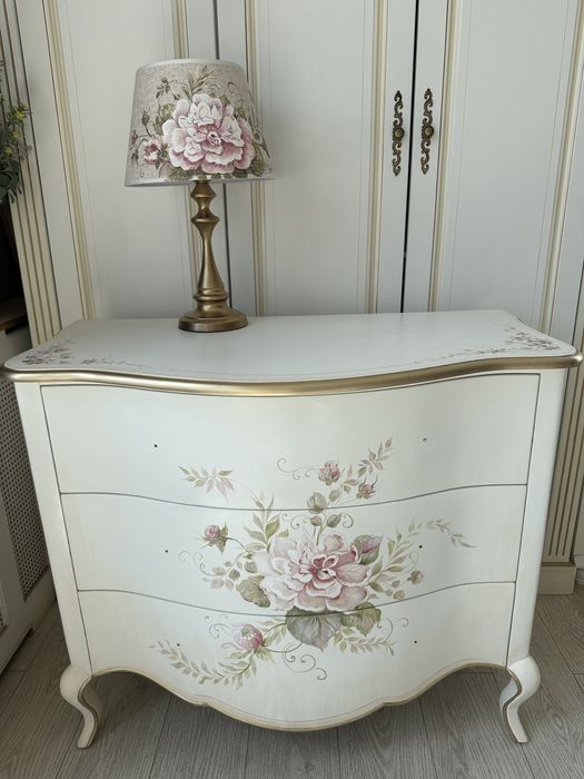 Comoda cu trei sertare