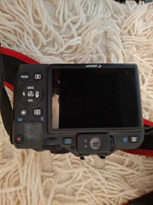 Продавам Canon G15.