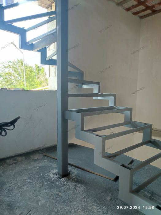 Лестницы на каркасе