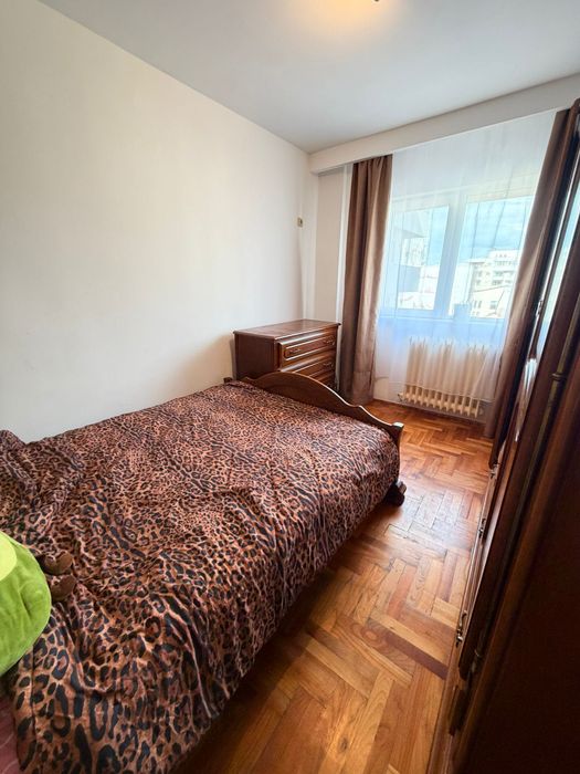 De inchiriat 1 camera într-un ap cu 4 camere