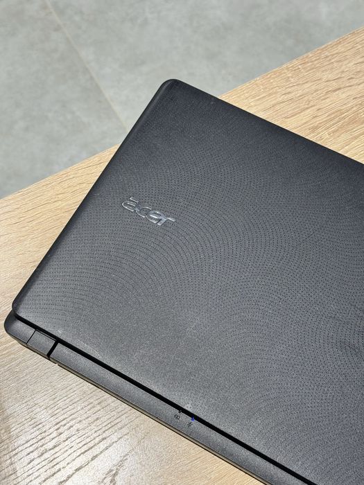 Ноутбук Acer Aspire ES1