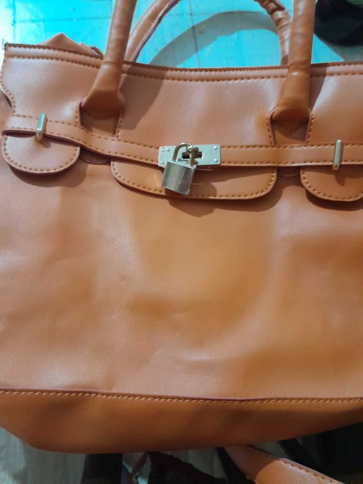 Продам сумки в отличном. состоянии