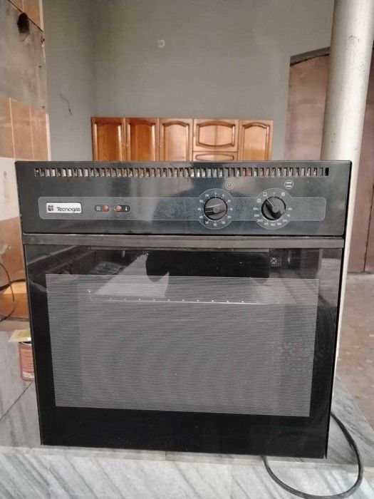 Продается духовка.