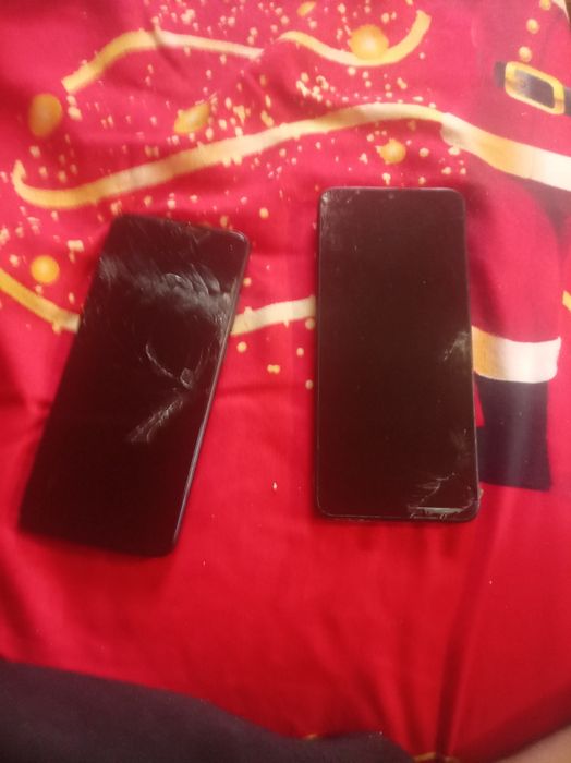 Vând telefoane de piese