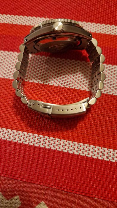 Продавам верига от Strapcode за Seiko 62MAS