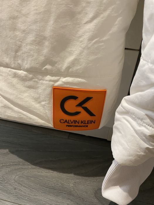 Geaca Calvin Klein alba ca Noua marimea L
