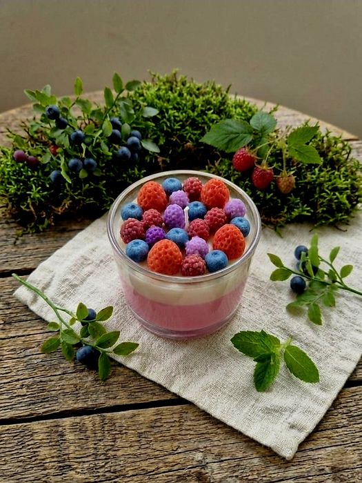 Lumânare handmade cu fructe de pădure