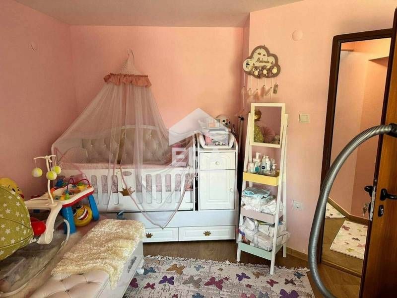 Продава се Тристаен апартамент в Кърджали, Център - 110 кв.м за 1159 €/кв.м - Снимка #4