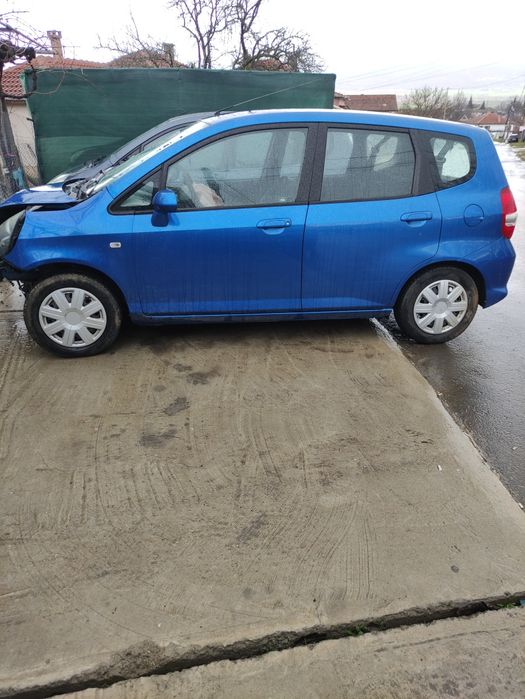 Продава се Honda Jazz 1, 2мотор 2005г на части