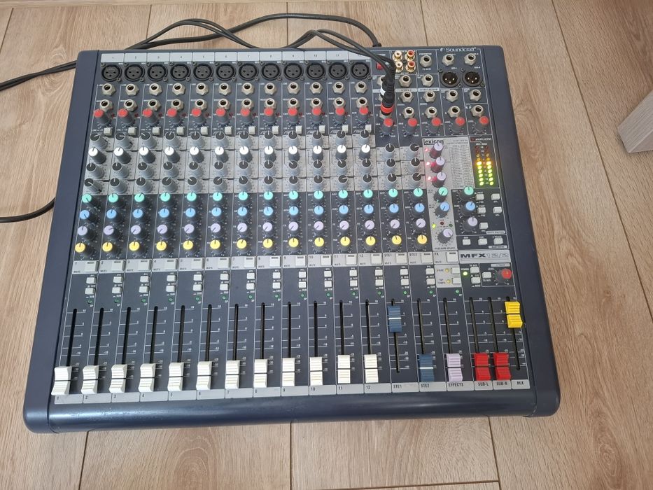 Soundcraft MFX  12