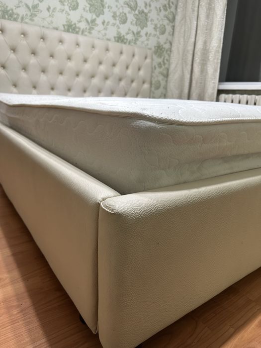 продам Кровать в спальню