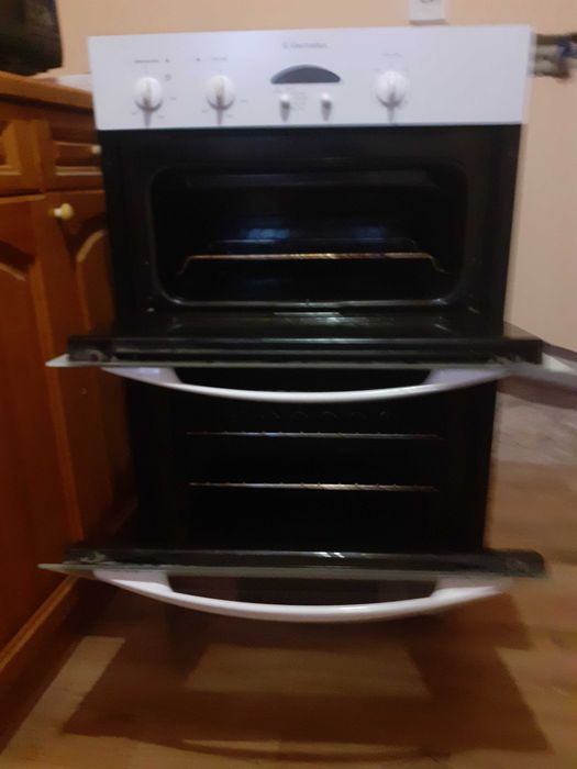 Печка с две фурни  Electrolux