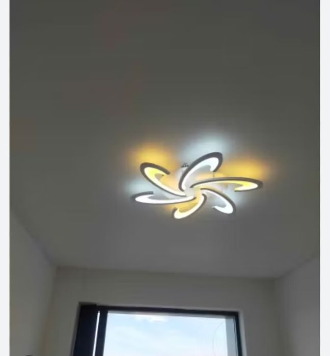 Установка люстр,  картин, розеток итд