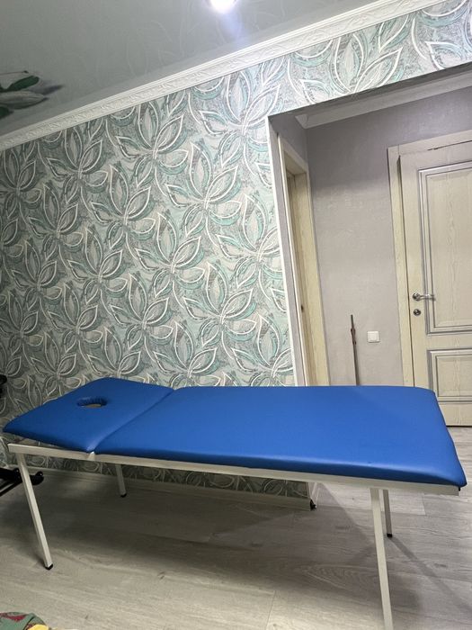 Подам кушетку новую медицинский