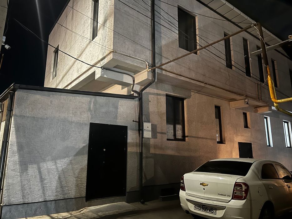 Erkak va studentlarga sheriklikga hona Yahshnabodda .