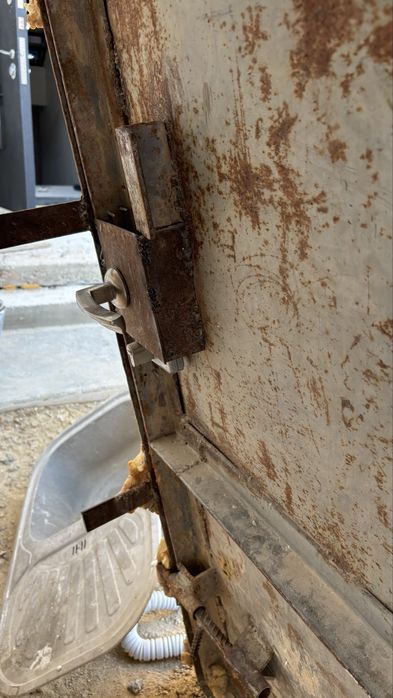 Темір есік сатылады