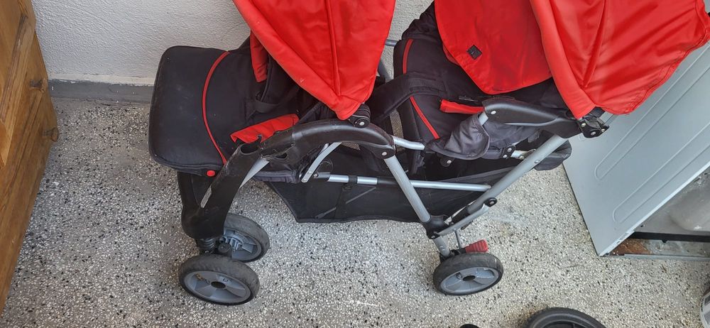 Детска двойна количка