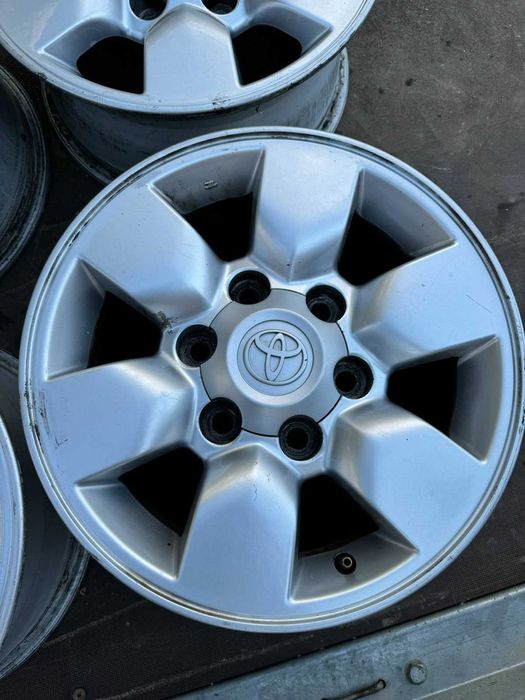 Джанти за Toyota Hilux 6x139,7 15 цола 7j et30 6x139.7