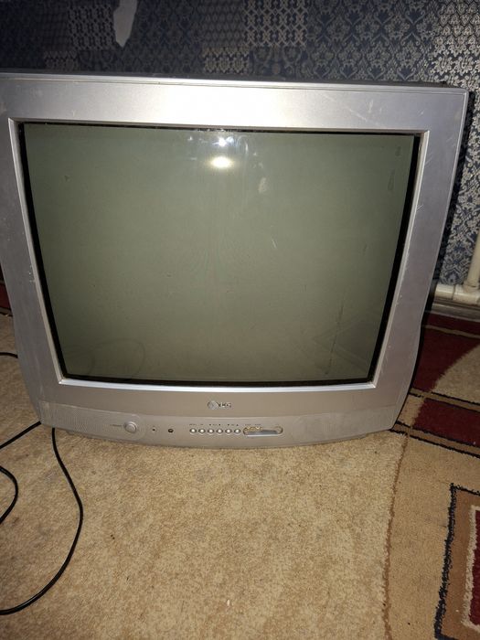 Телевизор сатылады.