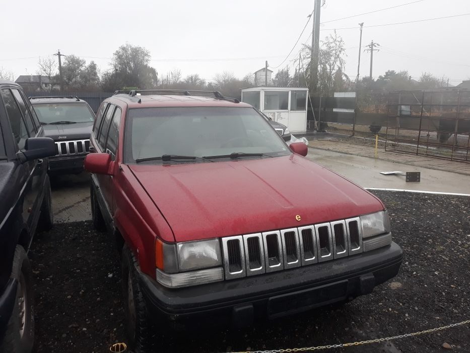 Dezmembrez Jeep Grand Cherokee ZJ 5.2v84.0 benzina,2,5d