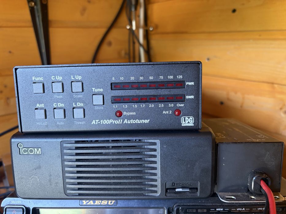 Icom 7100 cu Autotuner